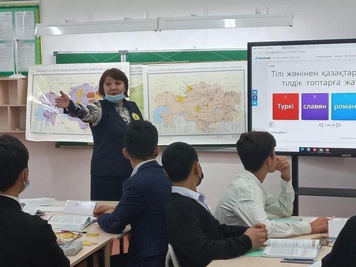 2022 жылдың 2 наурыз күні "Жаратылыстану" пән бірлестігінің айлық жоспарына сәйкес, география пәнінің мұғалімі Э.Сартаева 9 "В" сыныбына "Қазақстанның табиғи ресурстық потенциалы" атты ашық сабақ өтті.